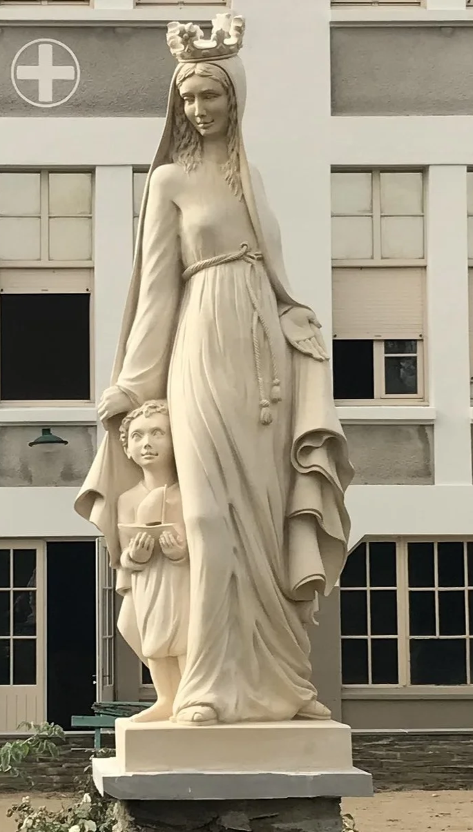 Vierge à l’Enfant en pierre de Lavoux